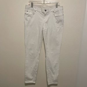 Eddie Bauer Skinny Straight Leg White Jeans. SZ 10